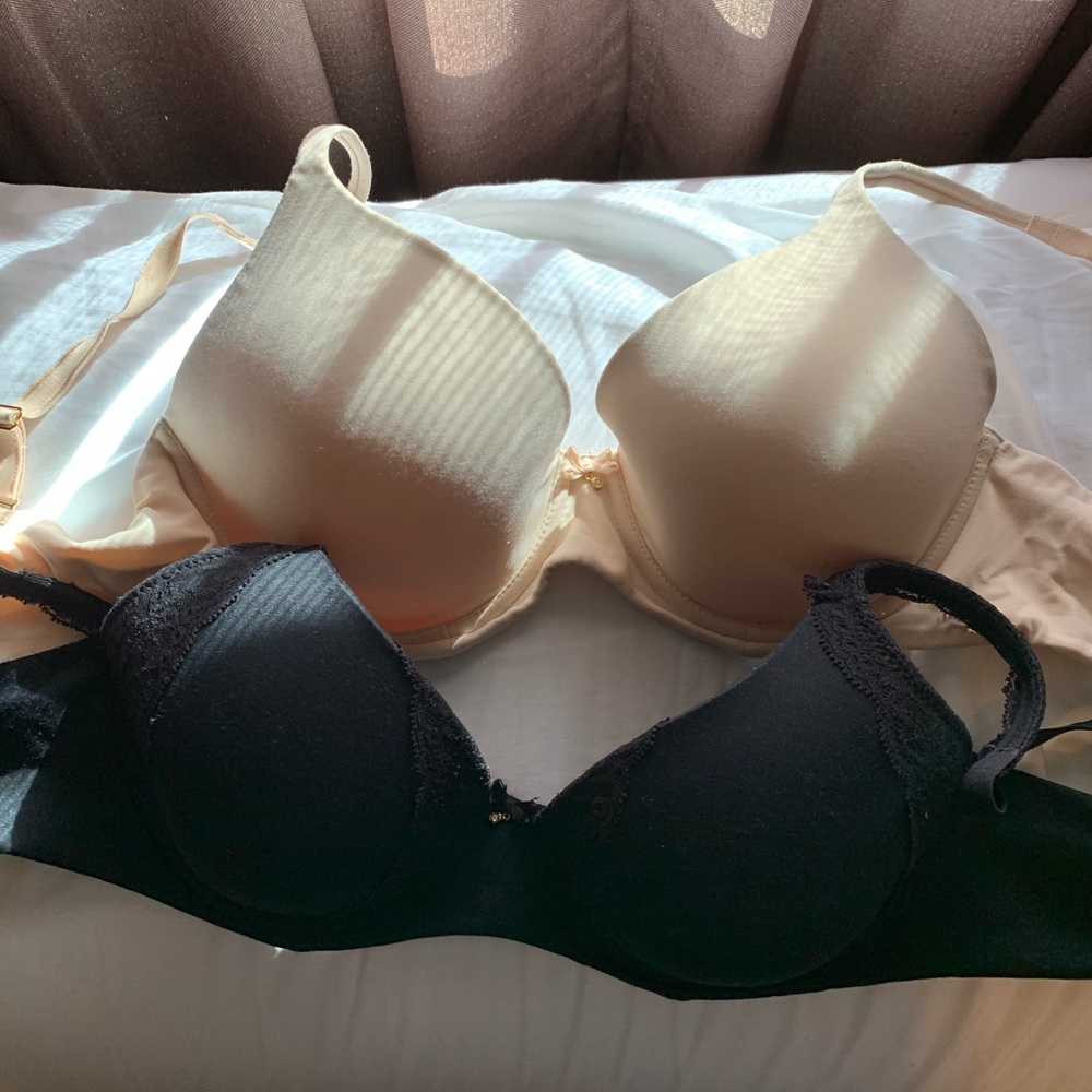 Bundle! 2 Soma Embrace 32DD bras, excellent shape!